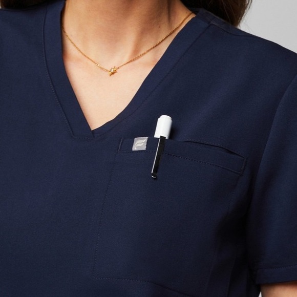 NWT Fabletics Vital Scrub Top Navy L X62 - Picture 5 of 6